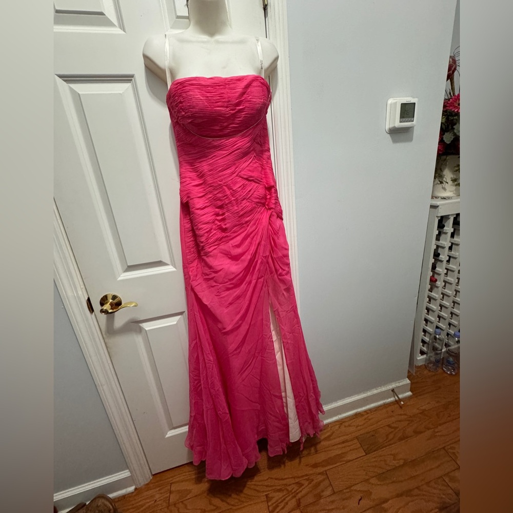 Tony Bowls evenings size 6 100% silk gown